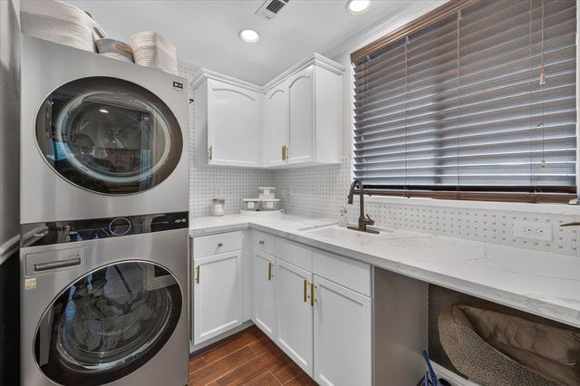 633 W Richmond Avenue, Clovis, CA 93619