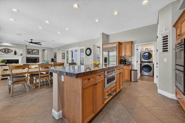 633 W Richmond Avenue, Clovis, CA 93619