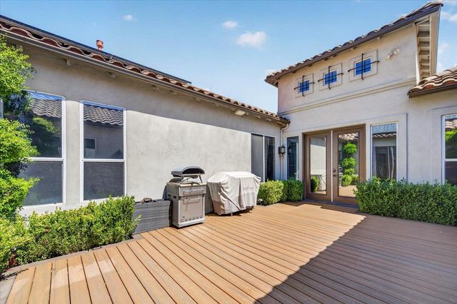 633 W Richmond Avenue, Clovis, CA 93619