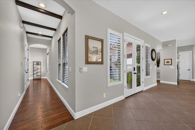 633 W Richmond Avenue, Clovis, CA 93619