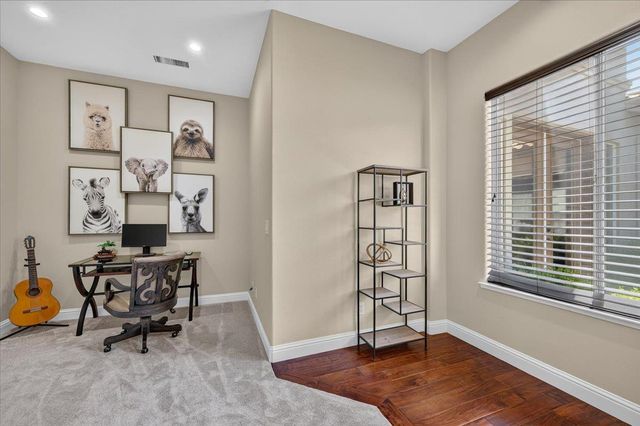 633 W Richmond Avenue, Clovis, CA 93619