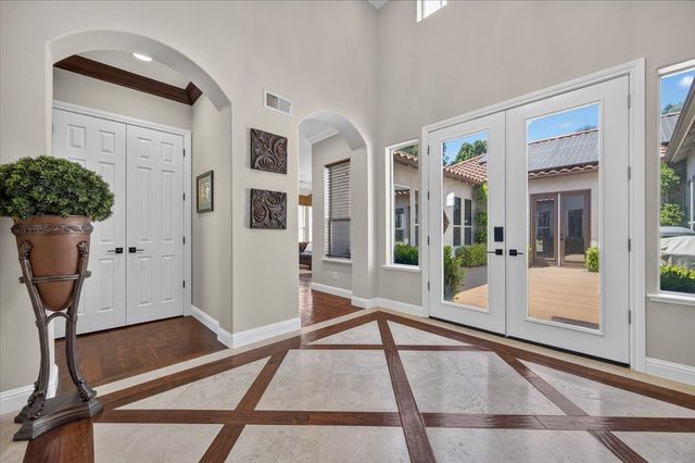 633 W Richmond Avenue, Clovis, CA 93619