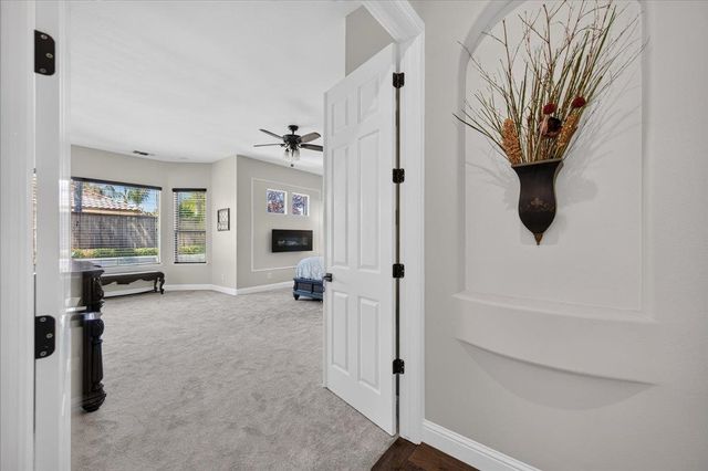 633 W Richmond Avenue, Clovis, CA 93619