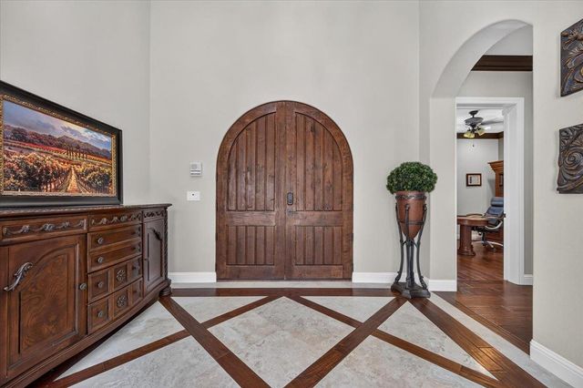 633 W Richmond Avenue, Clovis, CA 93619