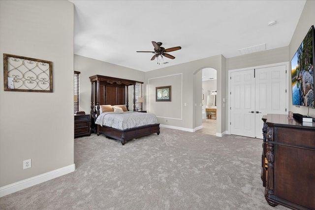 633 W Richmond Avenue, Clovis, CA 93619
