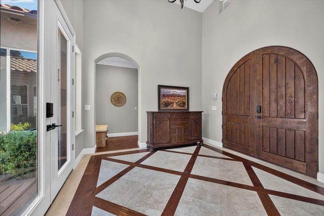 633 W Richmond Avenue, Clovis, CA 93619
