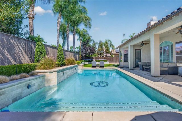 633 W Richmond Avenue, Clovis, CA 93619