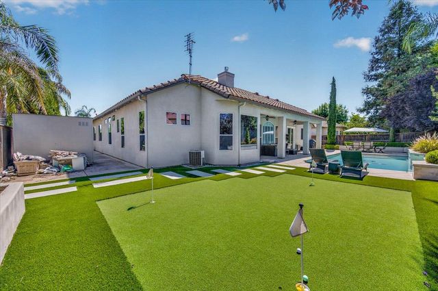 633 W Richmond Avenue, Clovis, CA 93619