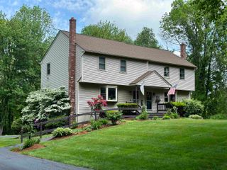 72 Brookdale Road, Salem, NH 03079
