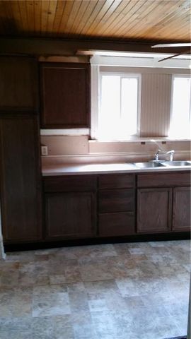 203 E Pine Street, Liberty, MO 64068