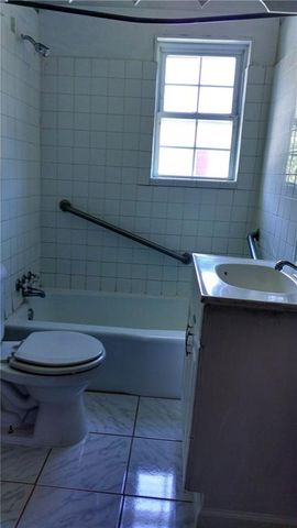 203 E Pine Street, Liberty, MO 64068