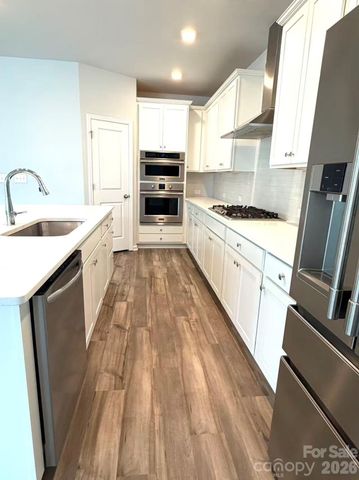 325 Johnston Drive, Pineville, NC 28134
