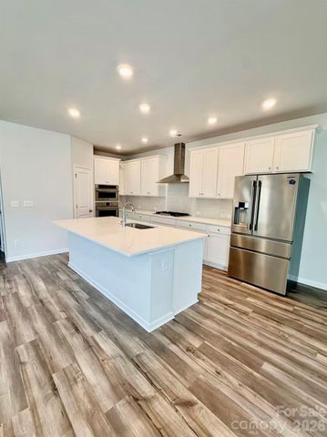 325 Johnston Drive, Pineville, NC 28134