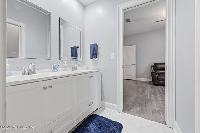 9911 CHELSEA LAKE Road, Jacksonville, FL 32256