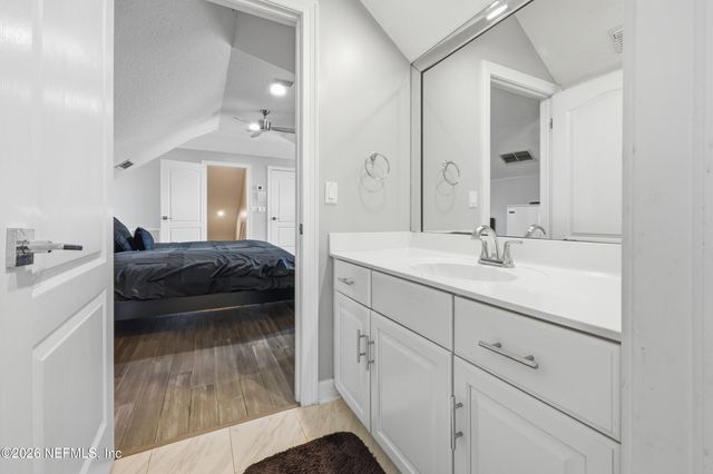 9911 CHELSEA LAKE Road, Jacksonville, FL 32256