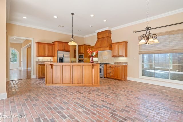 100 Roswell Crossing, Lafayette, LA 70508