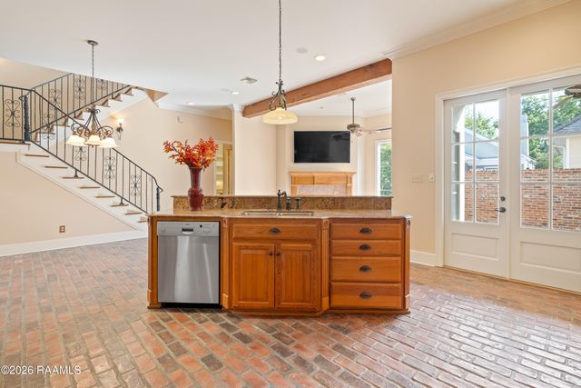 100 Roswell Crossing, Lafayette, LA 70508