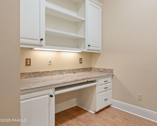 100 Roswell Crossing, Lafayette, LA 70508