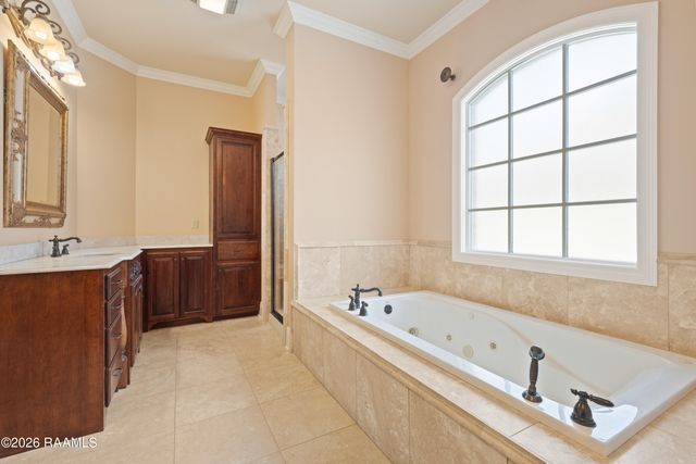 100 Roswell Crossing, Lafayette, LA 70508