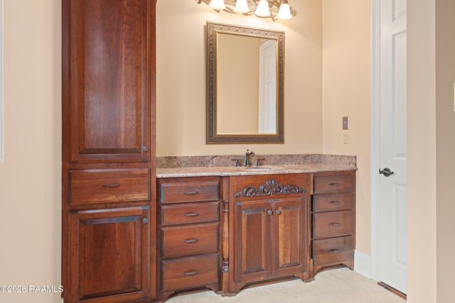 100 Roswell Crossing, Lafayette, LA 70508