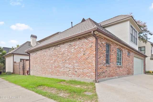 100 Roswell Crossing, Lafayette, LA 70508