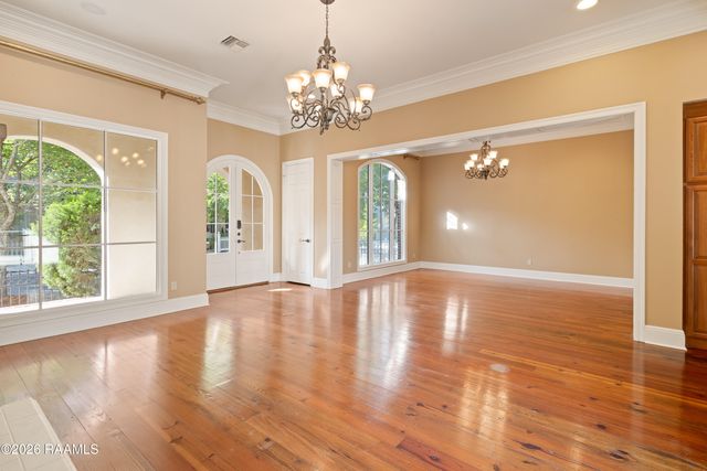 100 Roswell Crossing, Lafayette, LA 70508