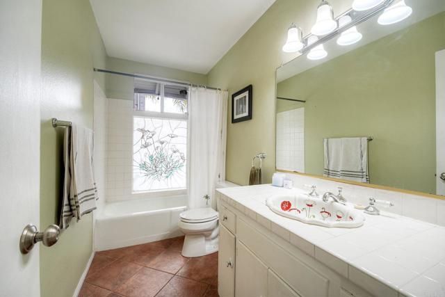 2301 Ivy Rd, Oceanside, CA 92054