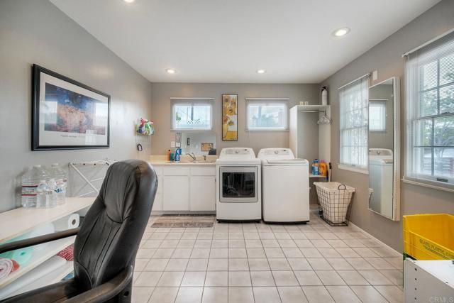 2301 Ivy Rd, Oceanside, CA 92054