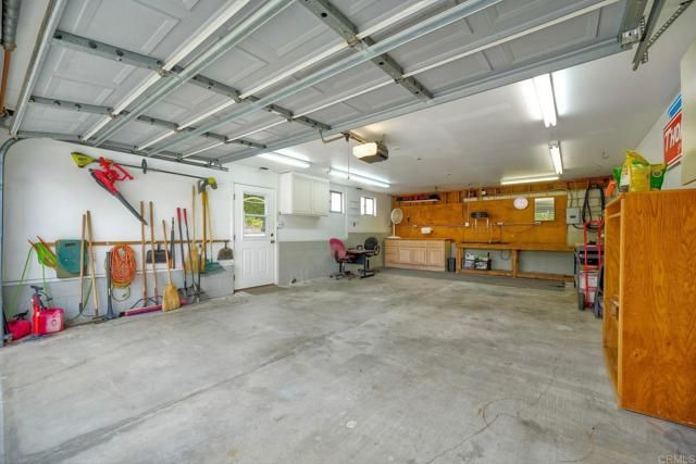 2301 Ivy Rd, Oceanside, CA 92054