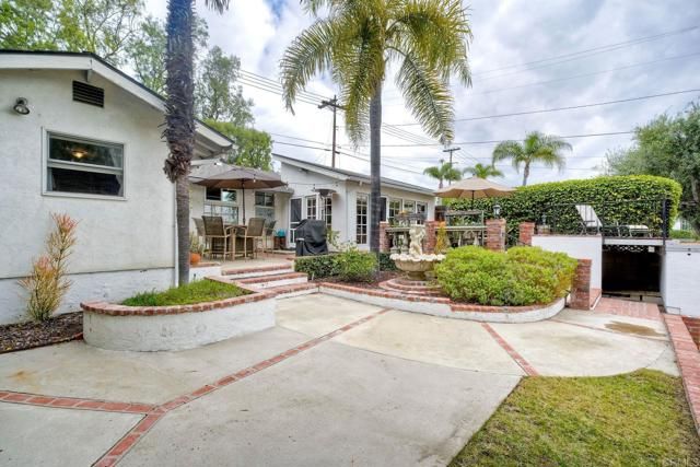 2301 Ivy Rd, Oceanside, CA 92054