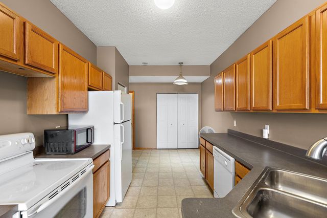 720 Princeton Avenue, Shakopee, MN 55379