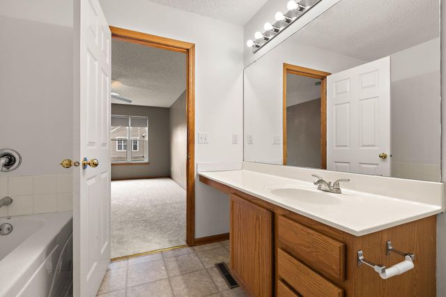 720 Princeton Avenue, Shakopee, MN 55379