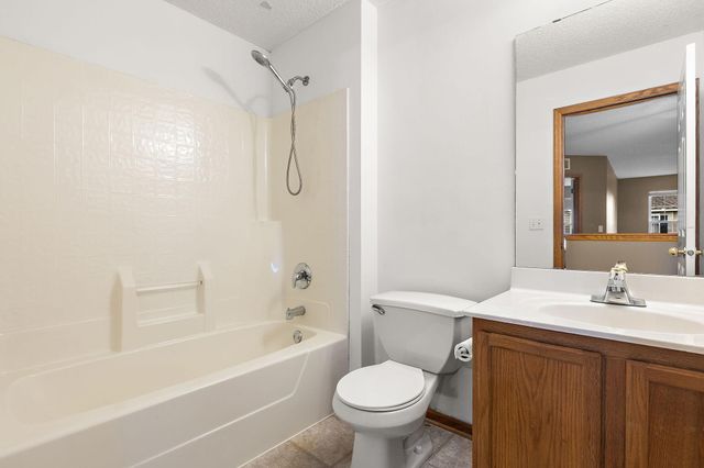720 Princeton Avenue, Shakopee, MN 55379