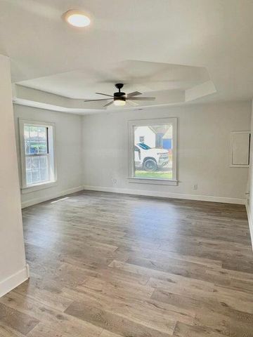900 North Eagle Avenue, Springfield, MO 65802