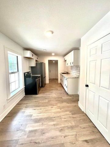 900 North Eagle Avenue, Springfield, MO 65802