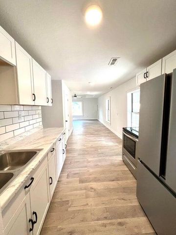 900 North Eagle Avenue, Springfield, MO 65802