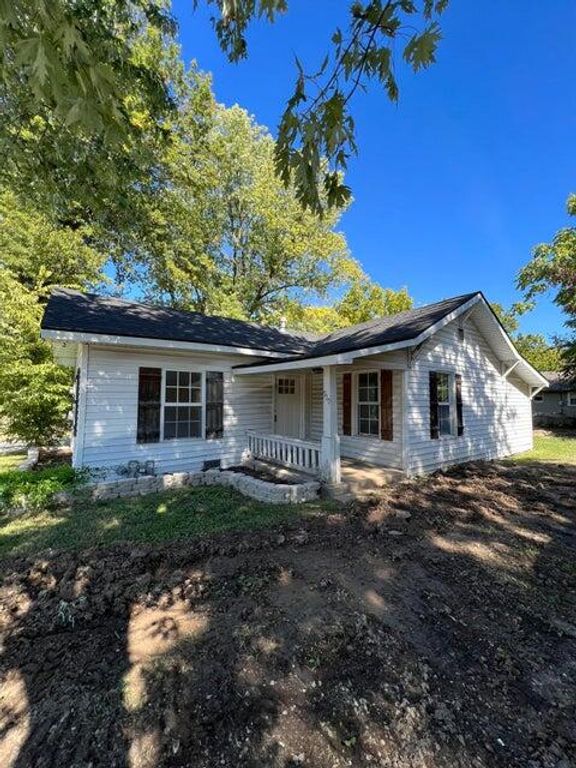 900 North Eagle Avenue, Springfield, MO 65802