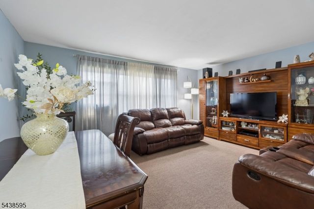 38 Rossiter Ave, Paterson City, NJ 07502