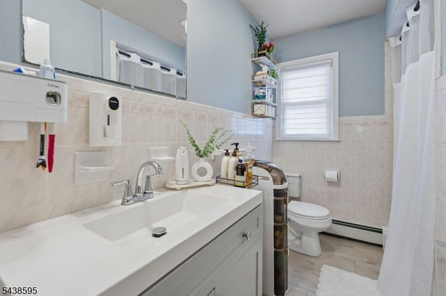 38 Rossiter Ave, Paterson City, NJ 07502