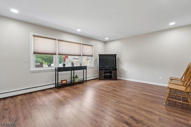 38 Rossiter Ave, Paterson City, NJ 07502