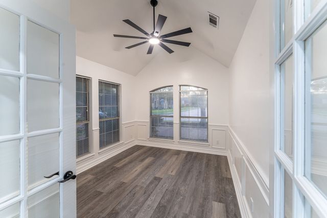 5709 Hidden Oaks Drive, Colleyville, TX 76034