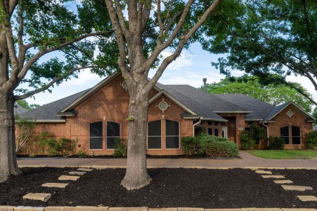 5709 Hidden Oaks Drive, Colleyville, TX 76034