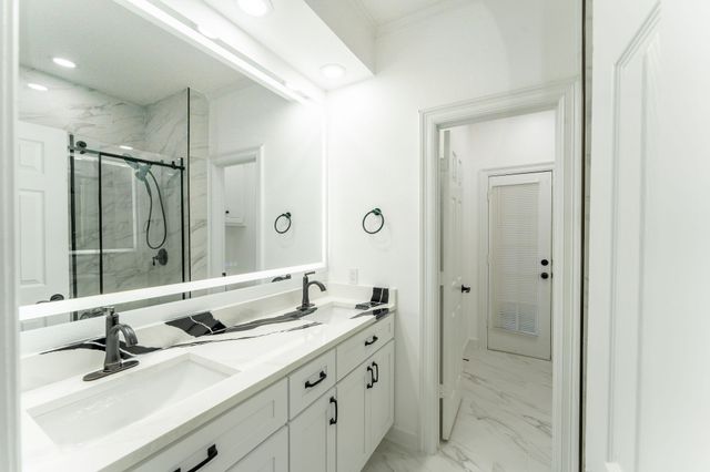 5709 Hidden Oaks Drive, Colleyville, TX 76034