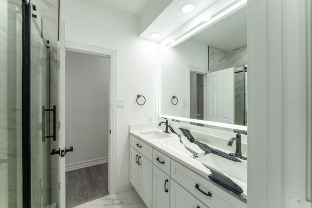 5709 Hidden Oaks Drive, Colleyville, TX 76034