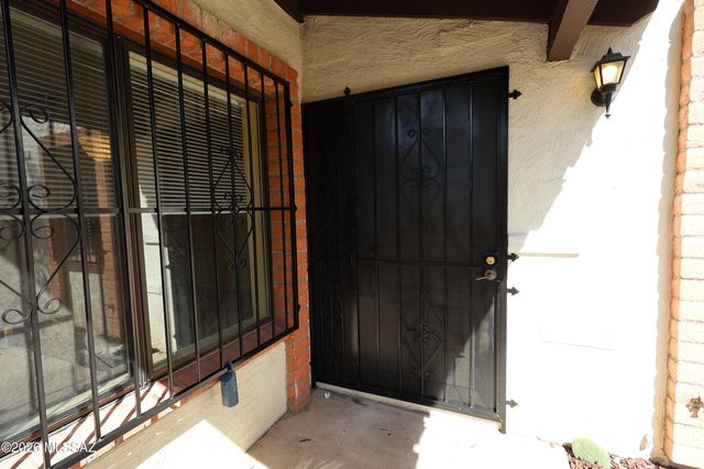 4145 N Via Villas, Tucson, AZ 85719