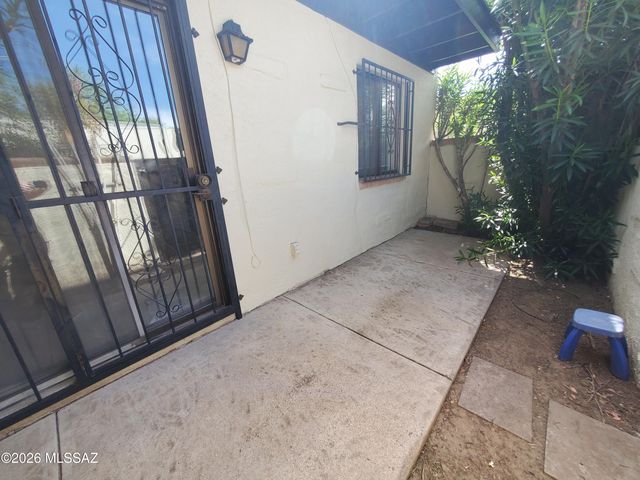 4145 N Via Villas, Tucson, AZ 85719
