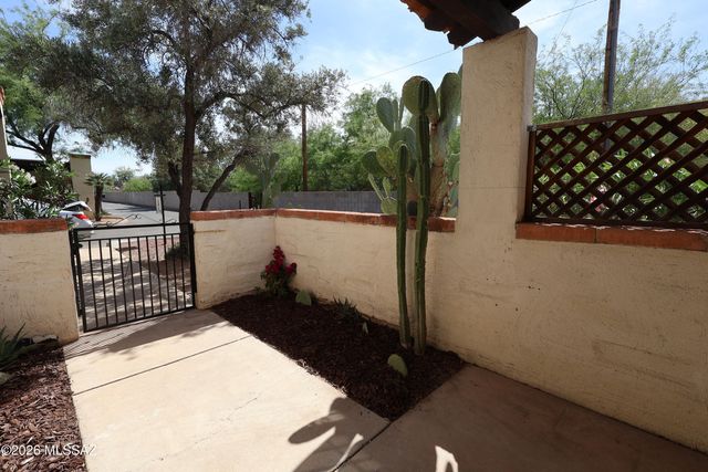 4145 N Via Villas, Tucson, AZ 85719
