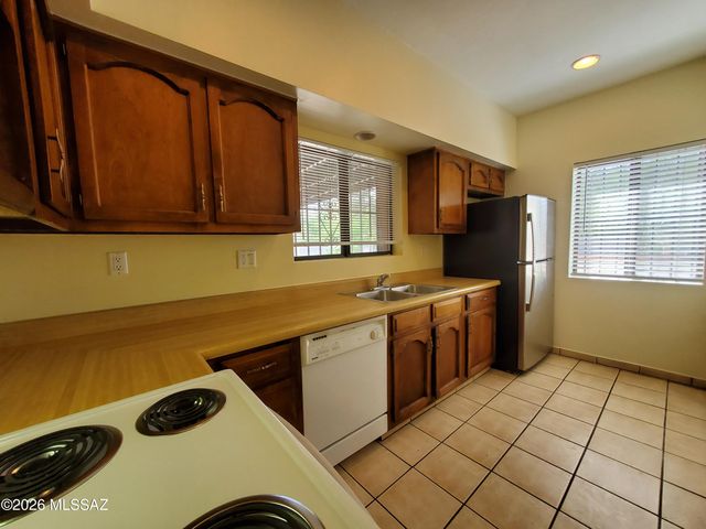 4145 N Via Villas, Tucson, AZ 85719