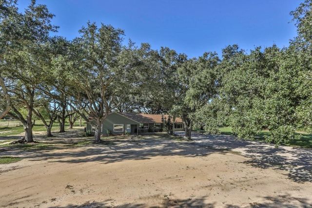 14114 Highway 36, Needville, TX 77461