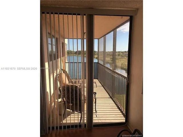 20860 San Simeon Way 407-6, Miami, FL 33179